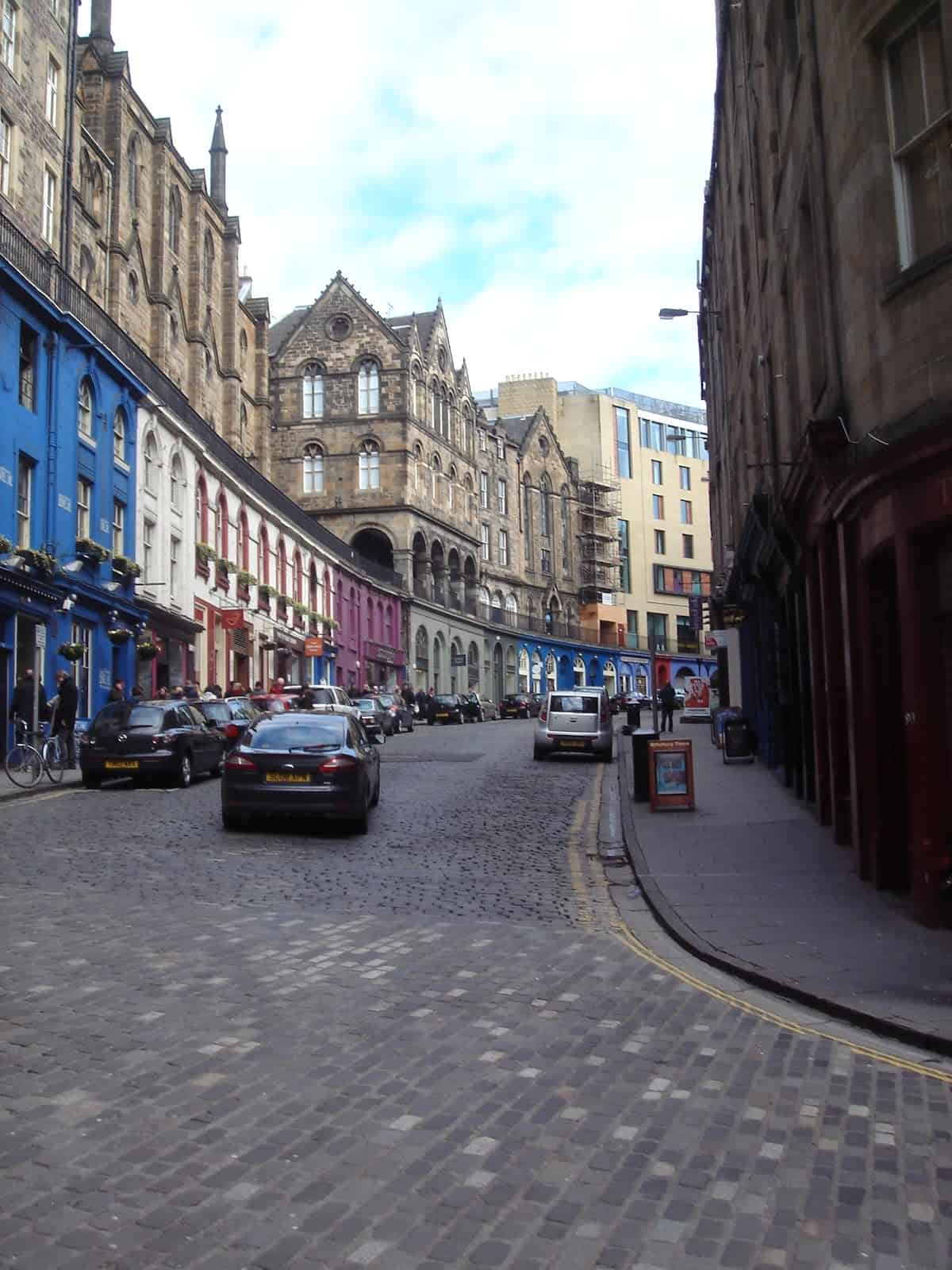 The curving Victoria Street