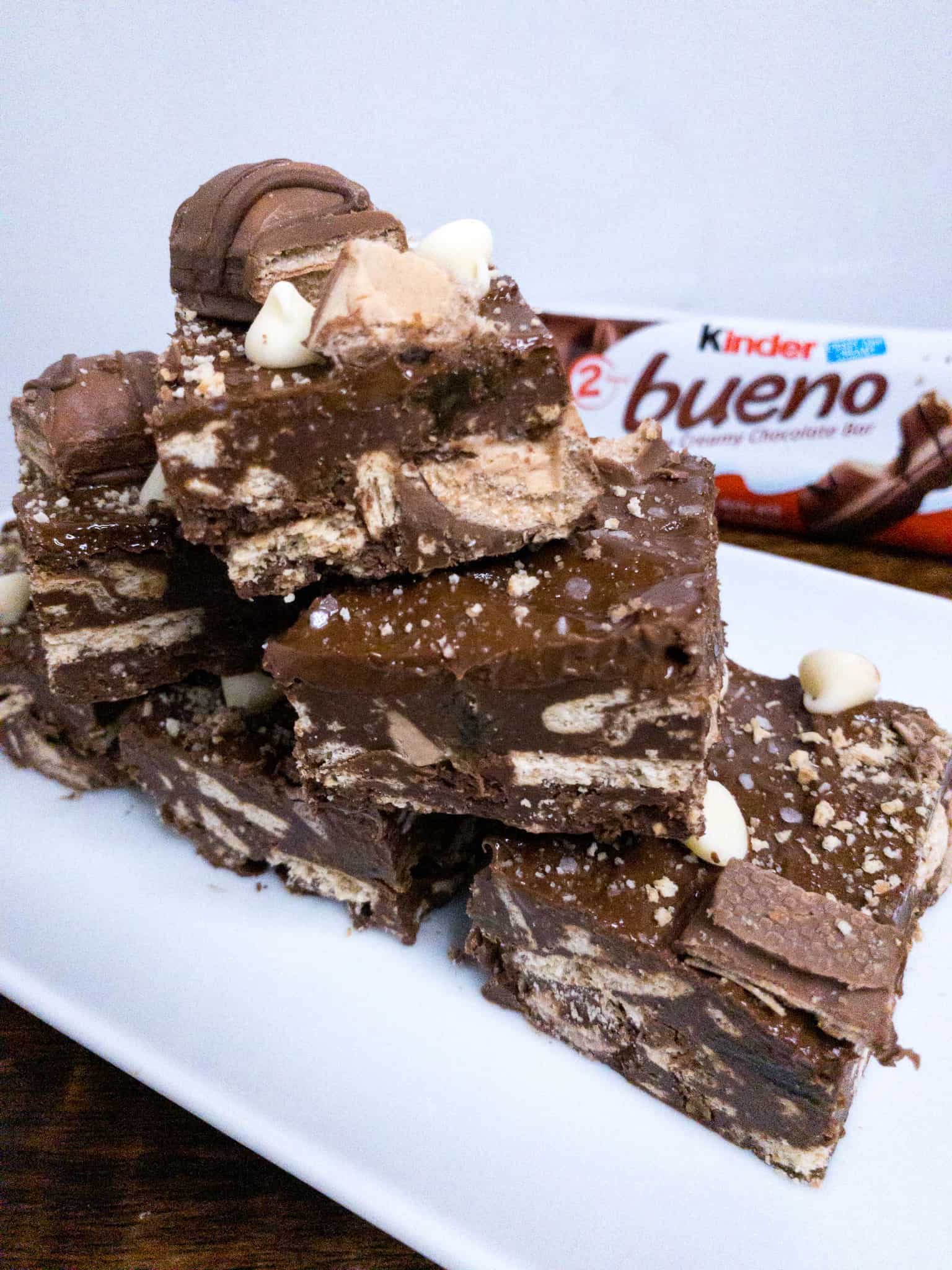 Kinder Bueno Tiffin with candy bar