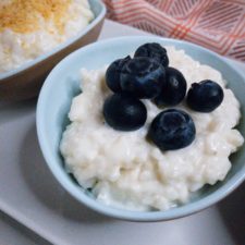 https://shesalmostalwayshungry.com/wp-content/uploads/2023/07/Coconut-Rice-Pudding-with-blueberries-225x225.jpg