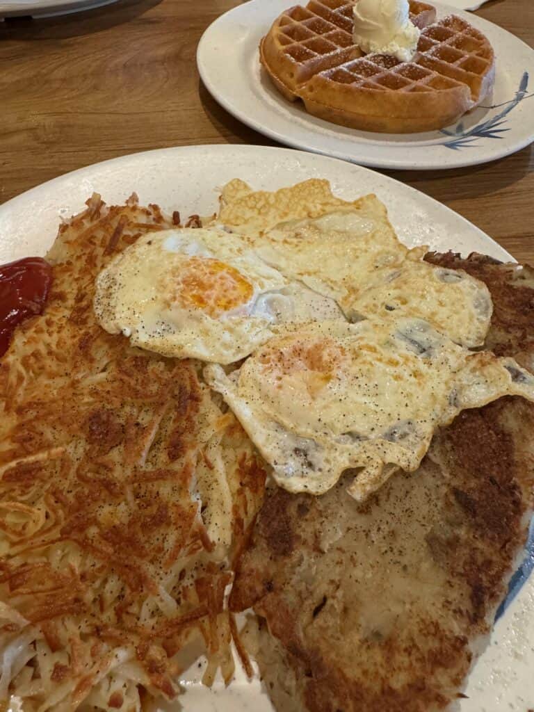 Hawaiian Style Cafe - Kalua Hash and Eggs